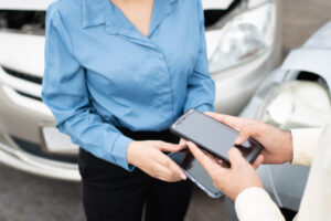intercambio de evidencia de accidentes de las partes culpables
